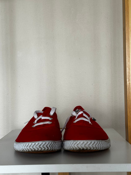 Red Takkies