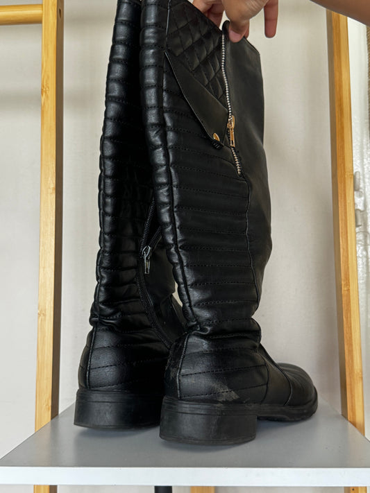 Black Zipped Boots